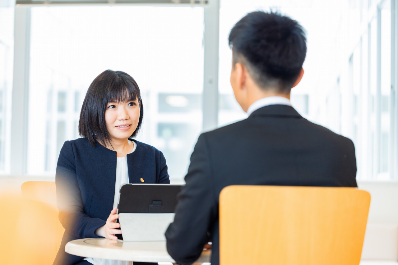 大阪 採用写真 仕事風景|1on1面談・打ち合わせ(採用サイト用)