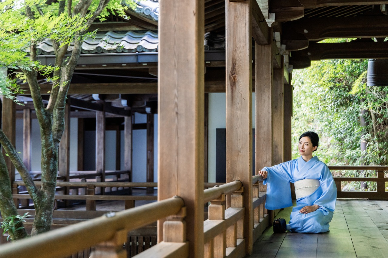 Kyoto photoshooting at temple(solo with kimono)