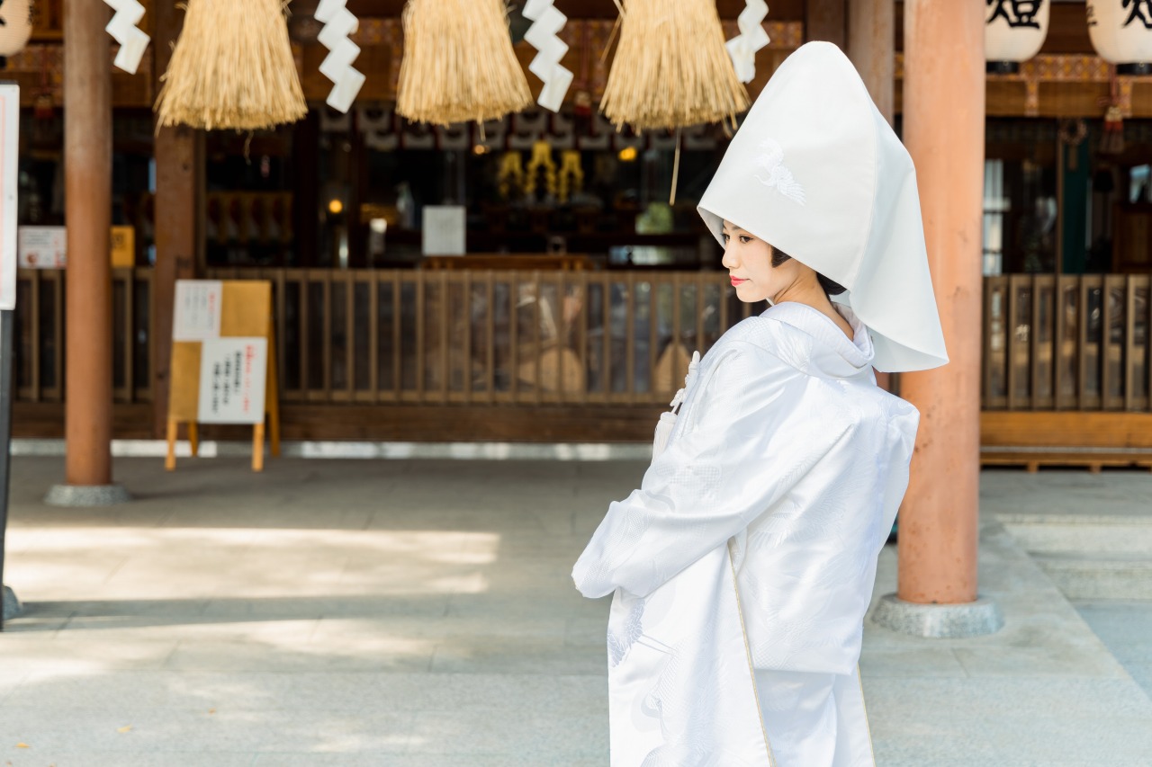 お寺で結婚式写真