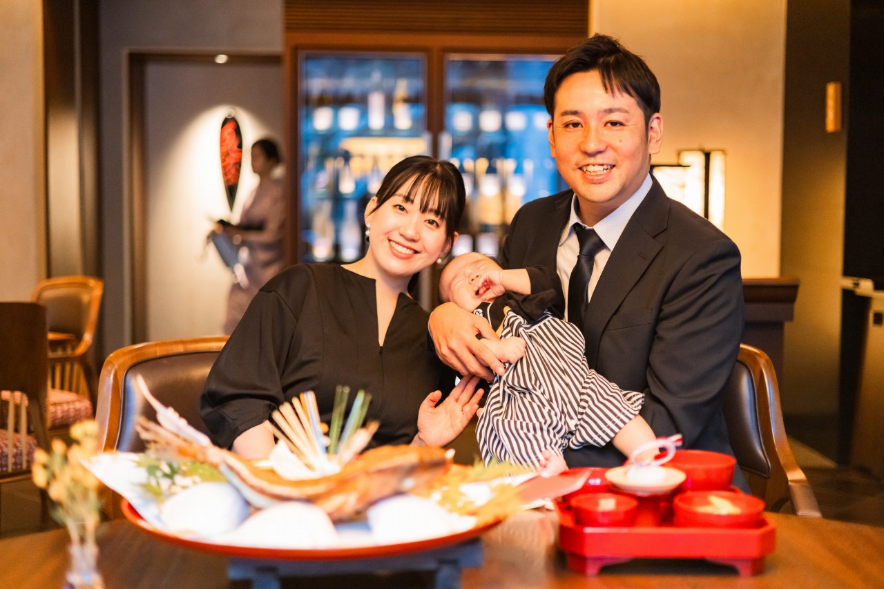 お食い初めでの親子記念写真