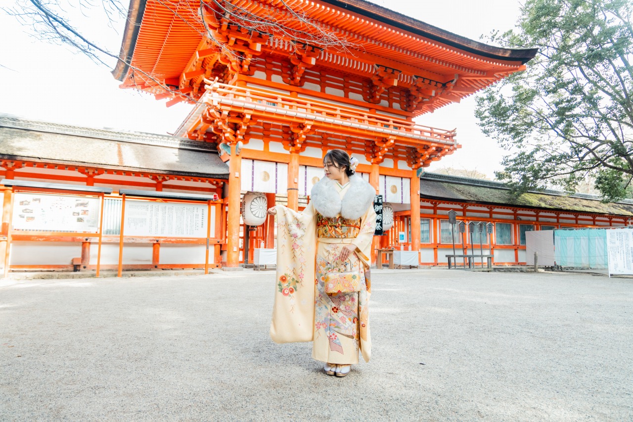 下鴨神社 成人式前撮り 楼門・社殿前の振袖立ち姿