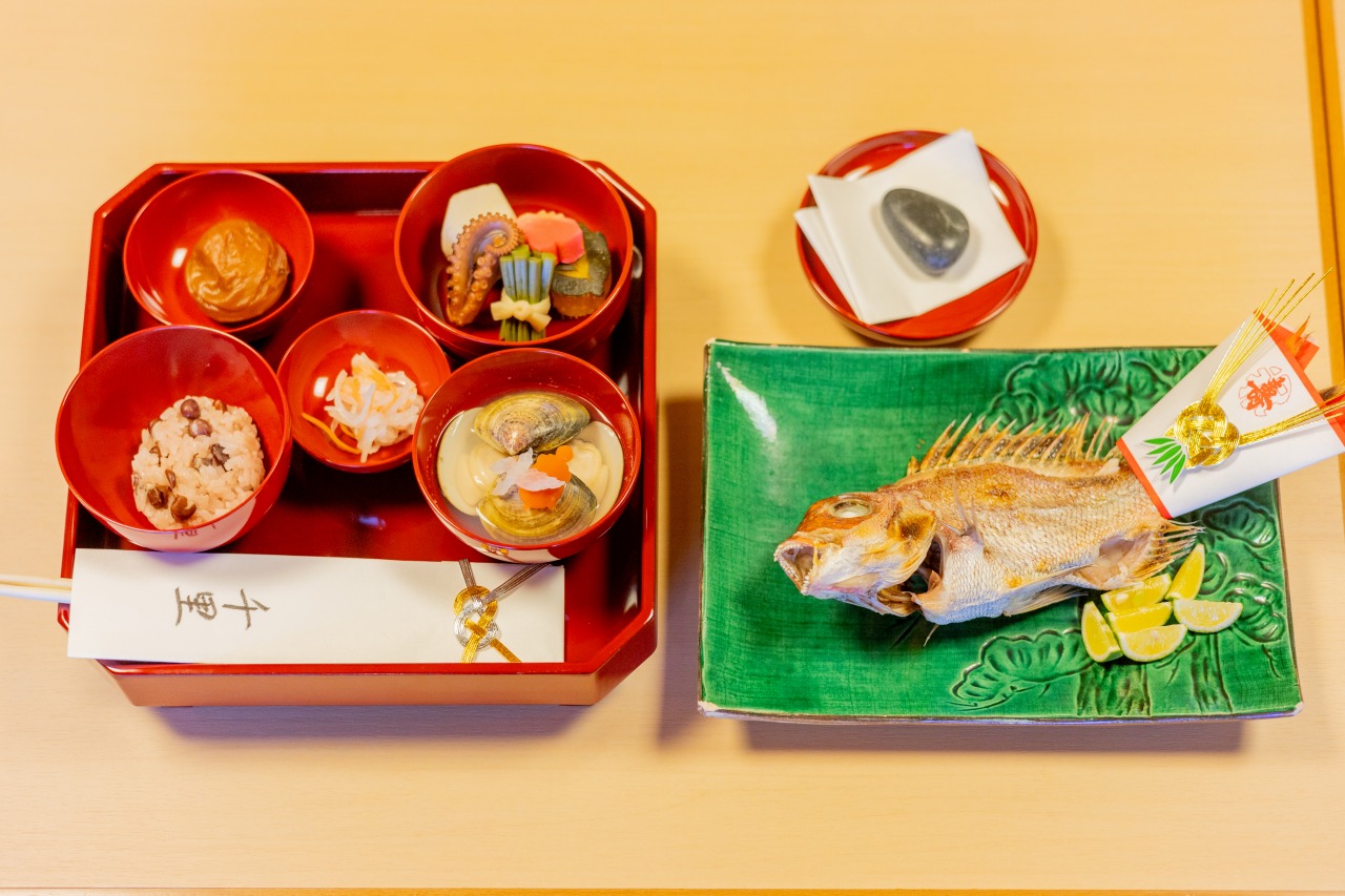 木曽路のお食い初め膳の写真(全景)