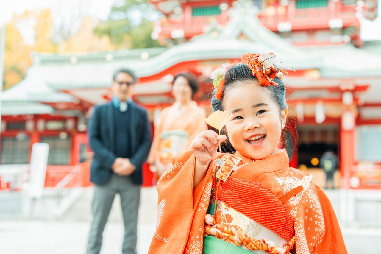 富岡八幡宮本殿前での七五三写真