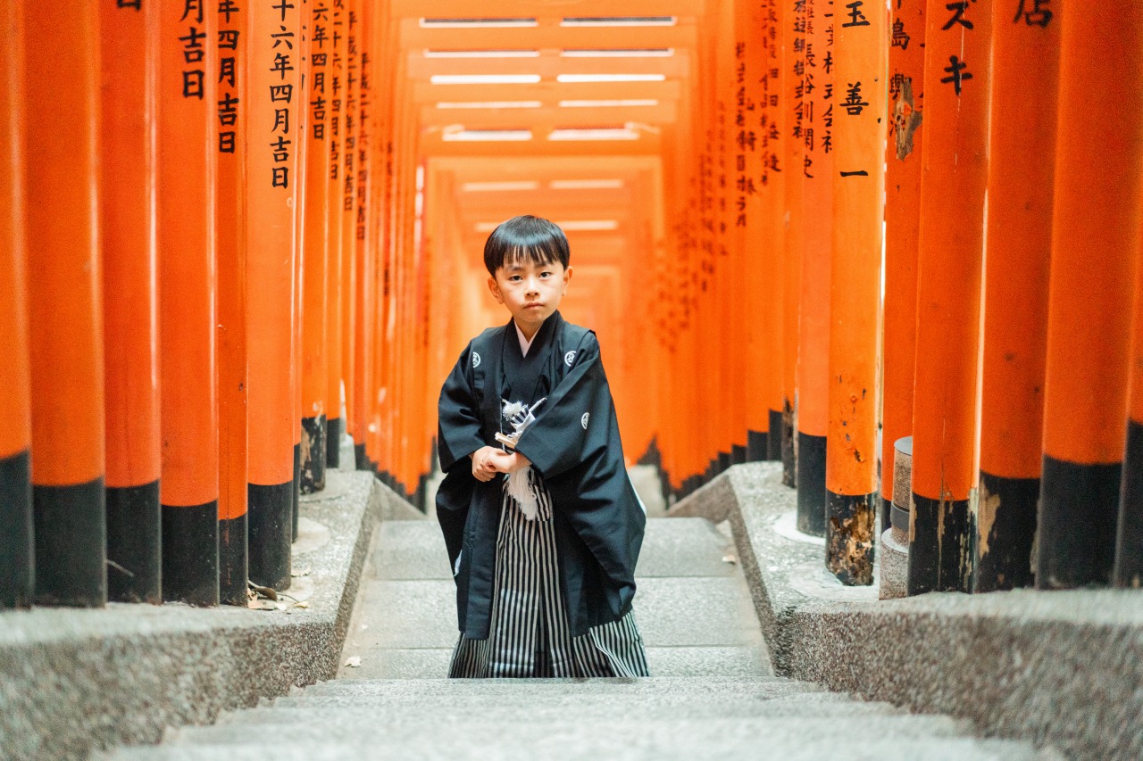 鳥居で七五三ソロショット(日枝神社)