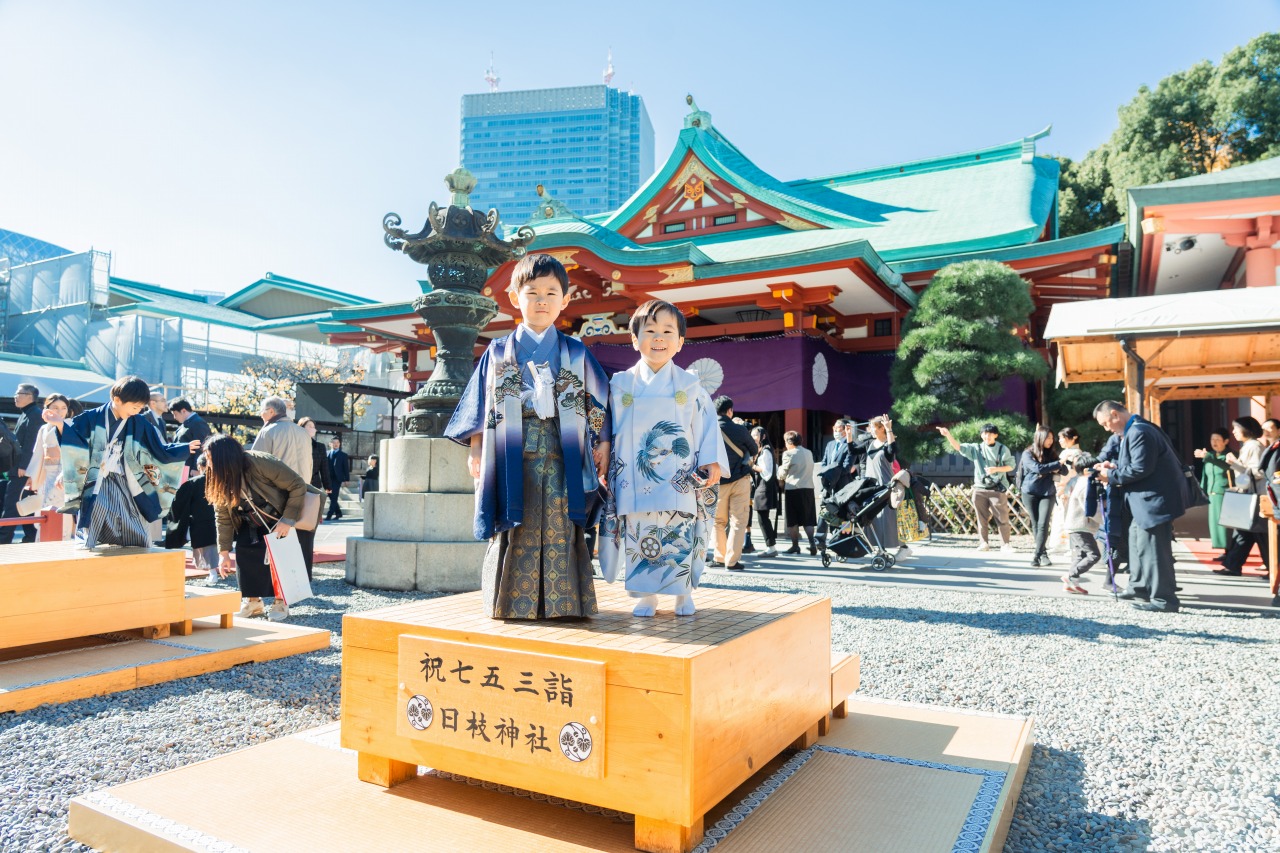 碁盤の上で七五三兄弟ショット