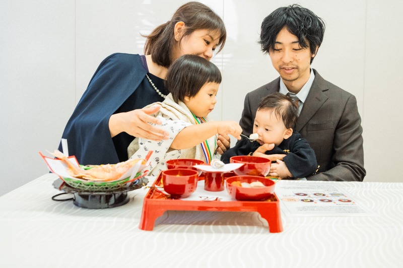 湊川神社でのお食い初め写真02