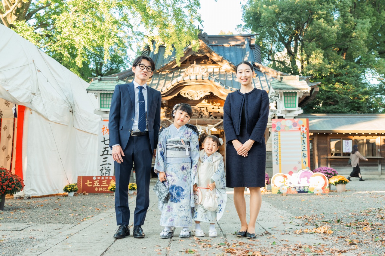 田無神社参道での七五三親子写真