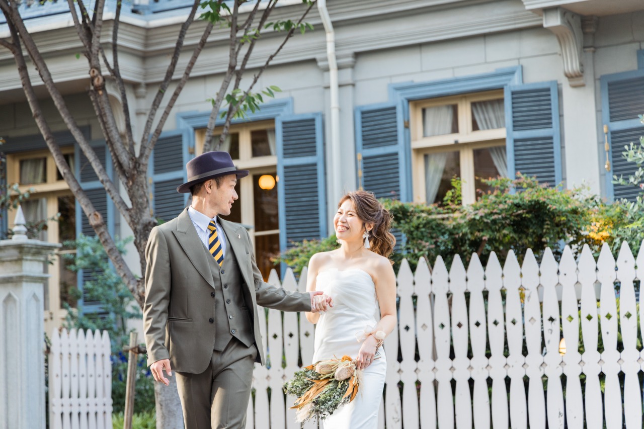 Couple walking on a European-style street in Kobe
