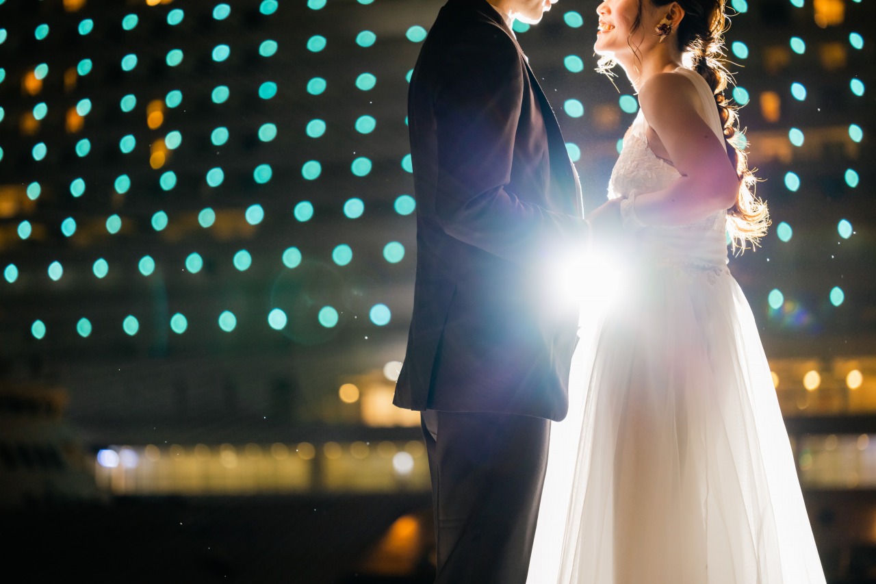 Couple silhouette at a Kobe waterfront proposal session