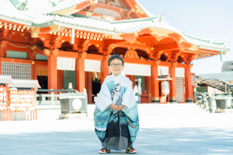 神田明神本殿前で七五三ソロ写真