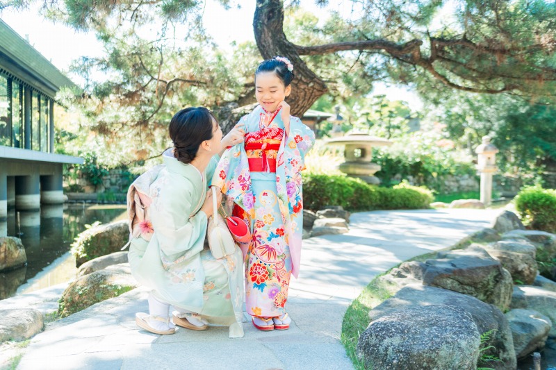 西宮神社の神池周辺で撮影した七五三の子ども写真
