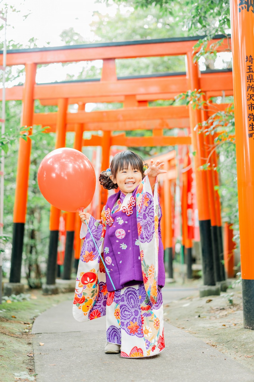 鳥居での七五三ソロショット(東伏見稲荷神社)