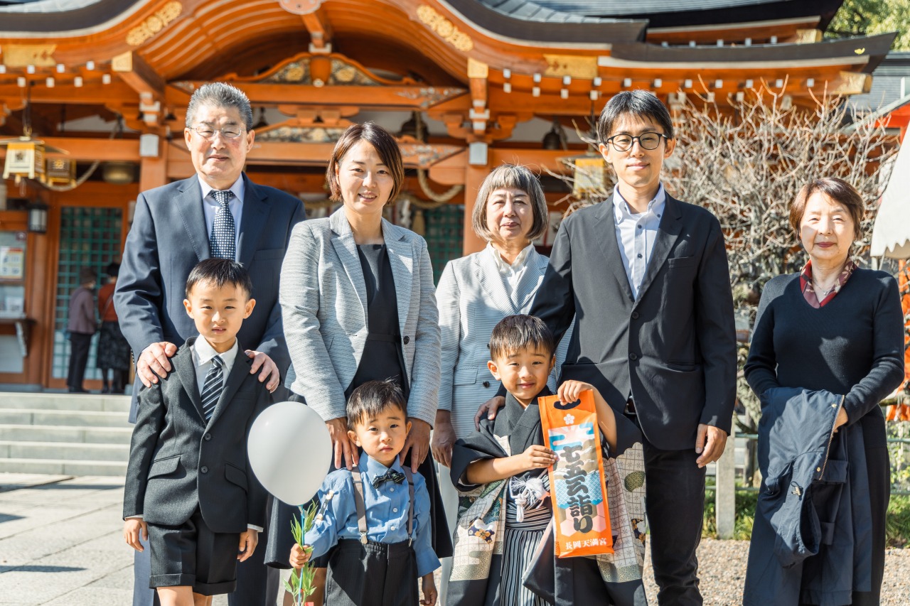 本殿前 集合写真アップ